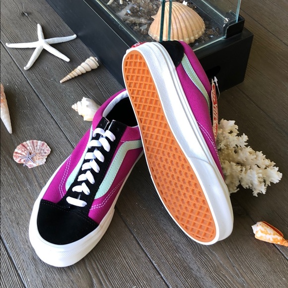 🔥🔥VANS- VINTAGE SPORT SHOES🔥🔥 - Picture 3 of 8